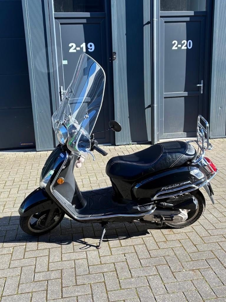 Sym Fiddle II – nette retro scooter met chrome details, Fietsen en Brommers, Scooters | SYM, Ophalen, Maximaal 45 km/u, Zo goed als nieuw
