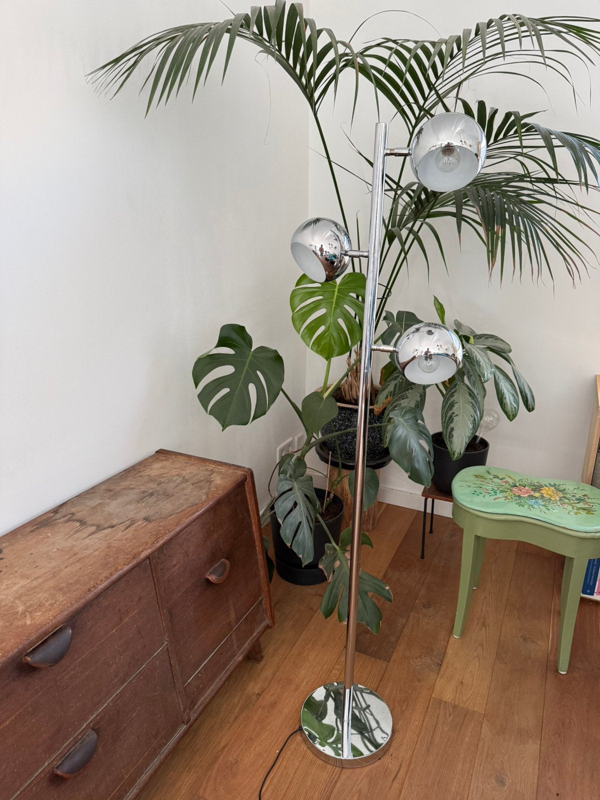 Mooie vintage space age bollenlamp van chroom, Huis en Inrichting, Lampen | Vloerlampen, Ophalen, Space age vintage herda, E14 (klein)