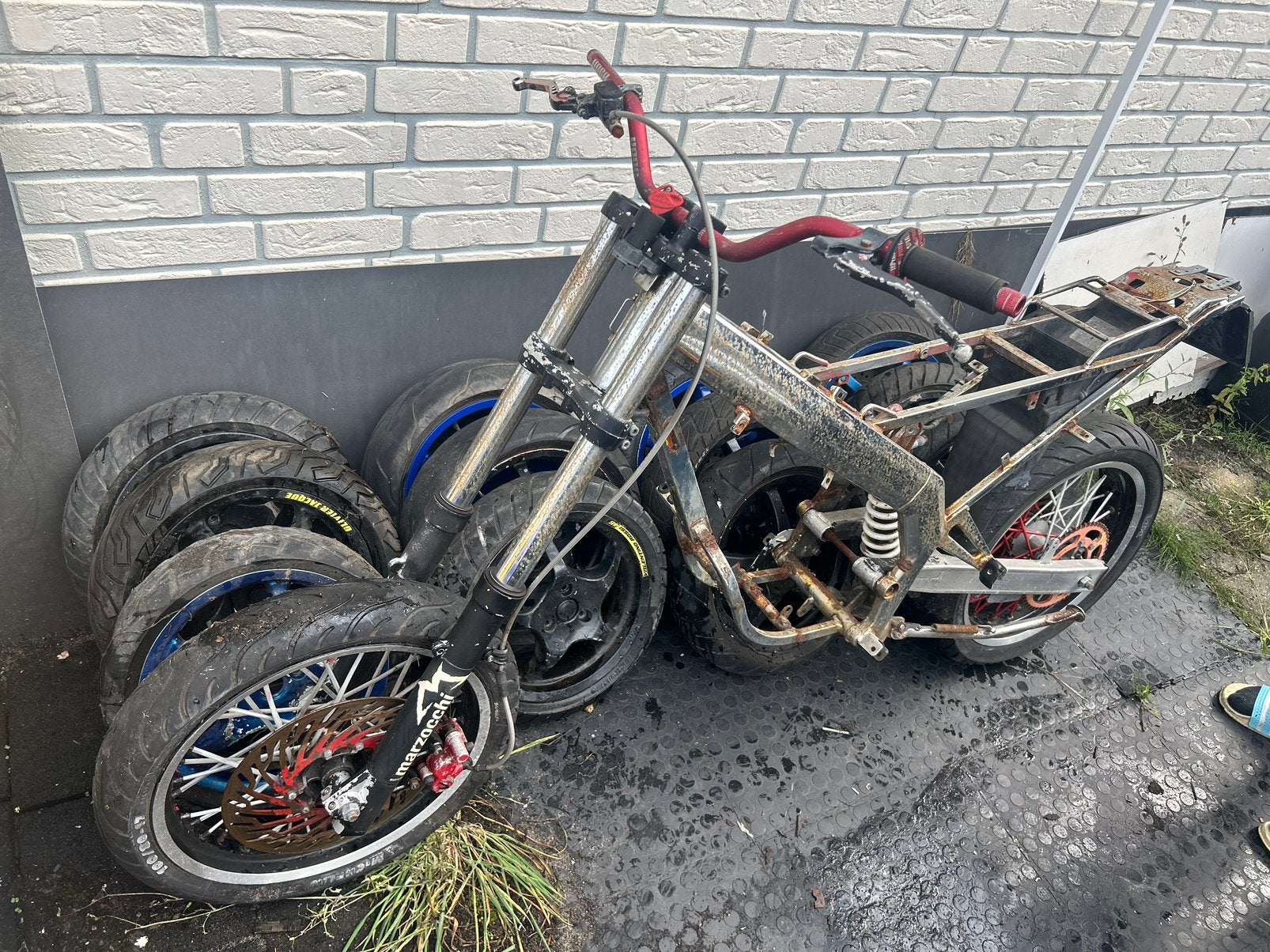 Rollend frame derbi, Ophalen, Gebruikt
