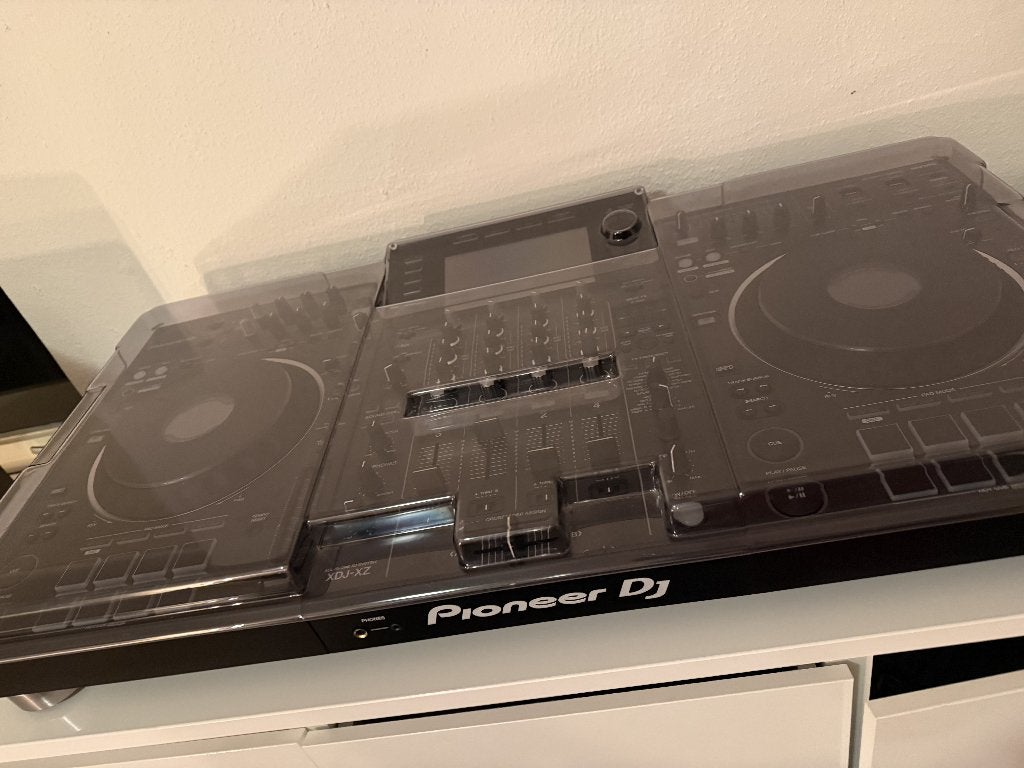 Foto 9 van Pioneer xdj xz all in one dj system with cover