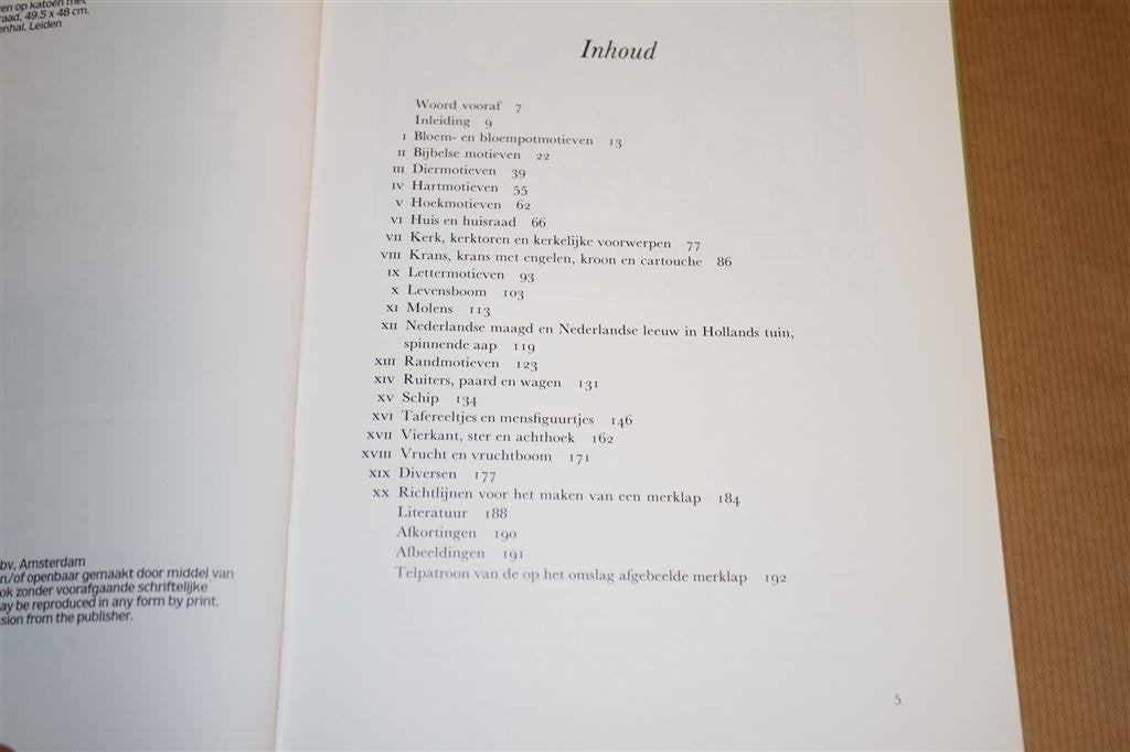 Boek. Merklapmotieven en hun symboliek., Patroon, Gebruikt, N.v.t., N.v.t.