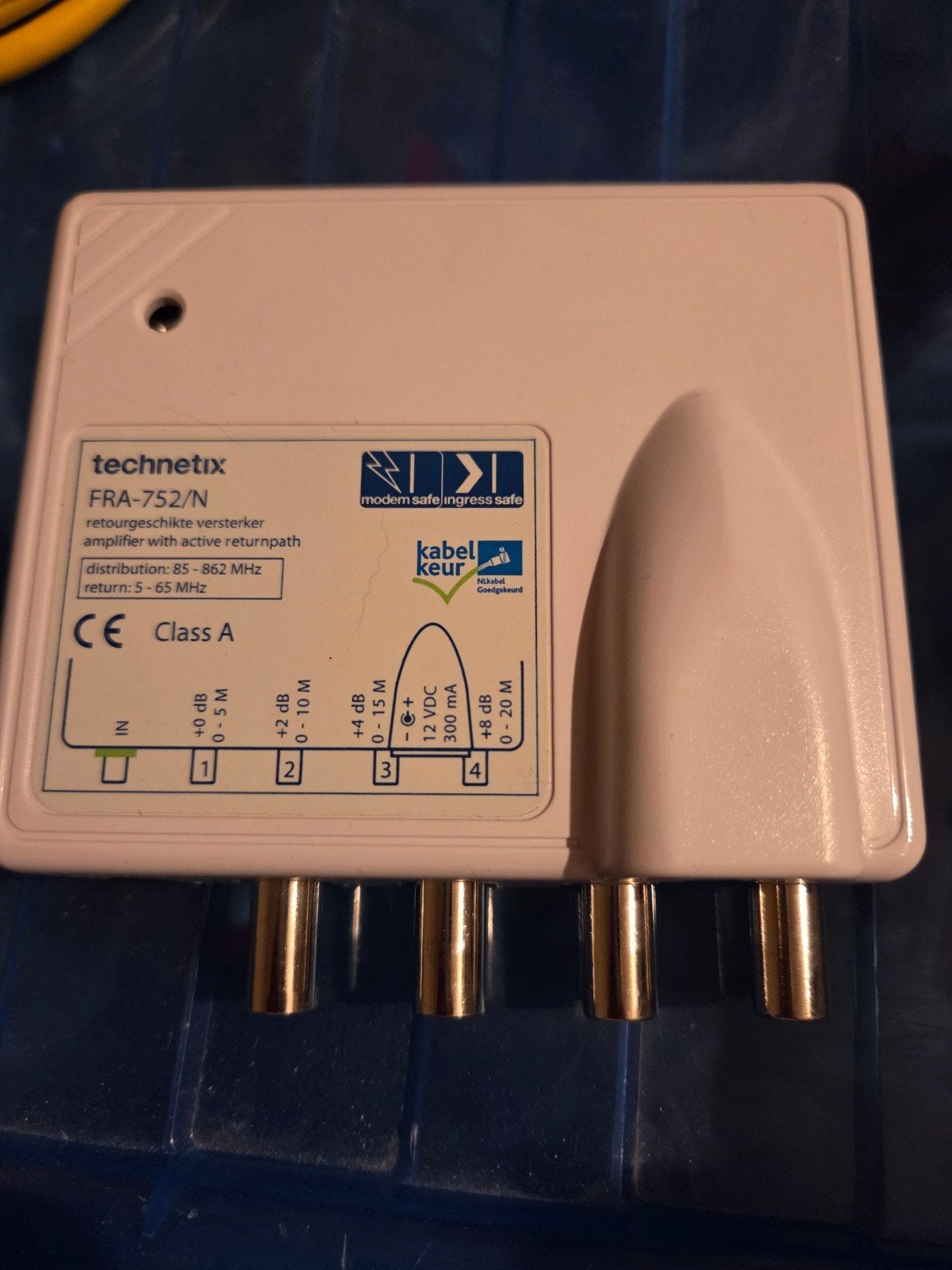 Complete Technetix FRA-752/N coax versterker + kabels + adap, Ophalen of Verzenden