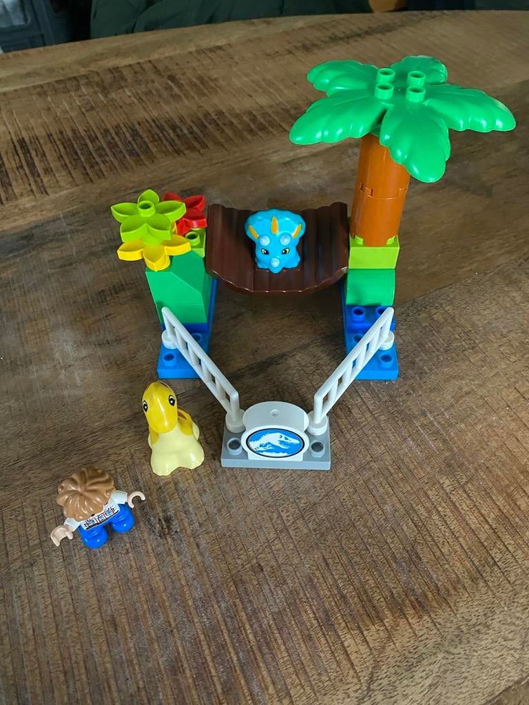 Duplo Dino Jurassic World set met figuur en dinos, Ophalen, Gebruikt
