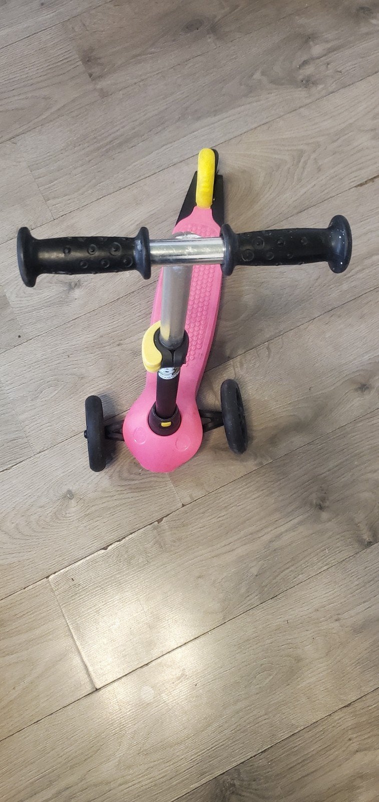 Roze kinderstep met 3 wielen, Ophalen of Verzenden, Gebruikt, Gewone step, Onbekend