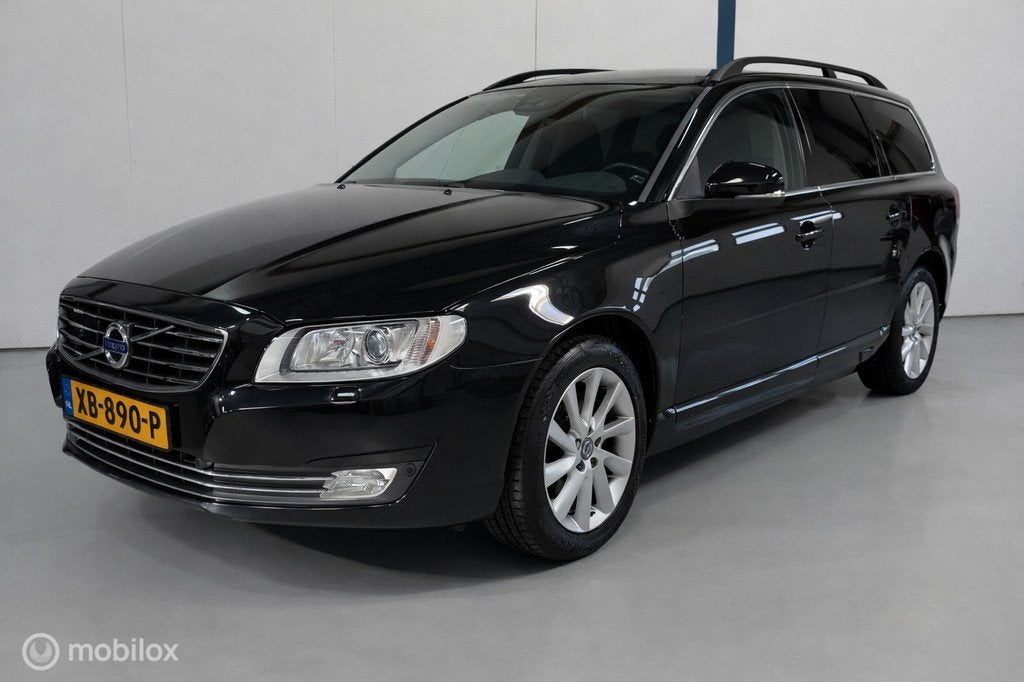 Volvo V70 2.0 T4 Dynamic Edition ADAPTIVE CRUISE / NAVI, Auto's, Gebruikt, Euro 6, 1969 cc, Zwart