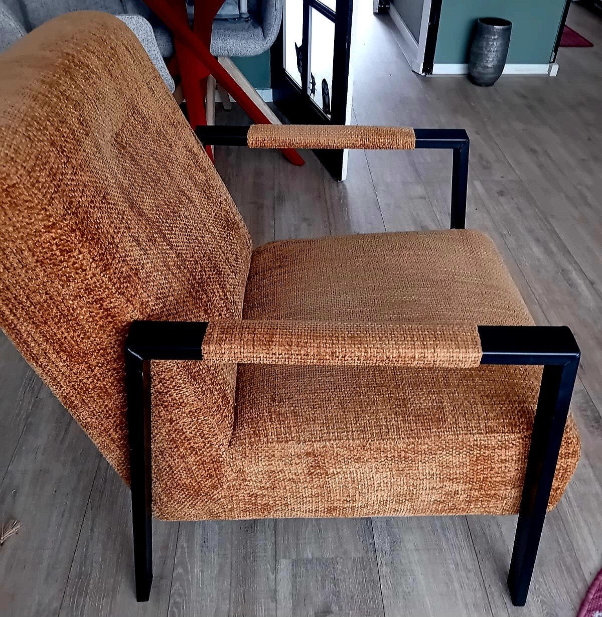 Comfortabele fauteuil stof met zwart metalen frame, Ophalen, Bruin, Zo goed als nieuw, Stof