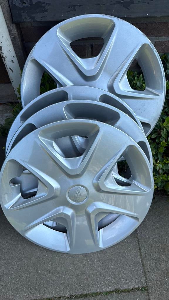 Ford wieldoppen 16 inch, Auto diversen, Ophalen, Zo goed als nieuw
