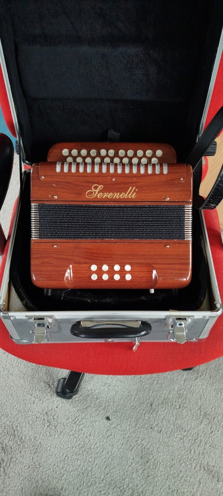 Trekharmonica  Serenelli. Stemming CF, 32-bas, Zo goed als nieuw, Knopaccordeon, Ophalen