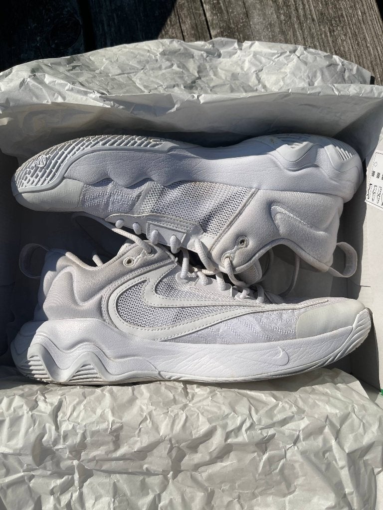 Nike Giannis Immortality 3 – Wit – maat 43 (US 9.5), Wit, NIKE, Ophalen of Verzenden, Zo goed als nieuw