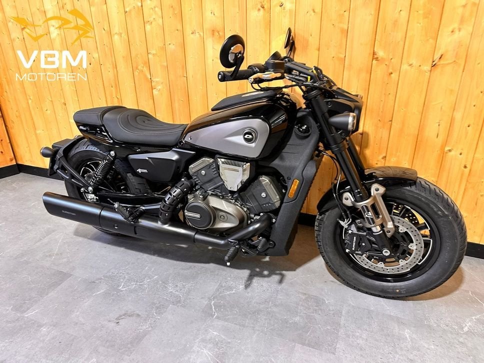 QJMotor SRV 600 V4 SRV600V SRV600 SRV-600 Chopper sportster, 561 cc, 4 cilinders, Chopper, Bedrijf