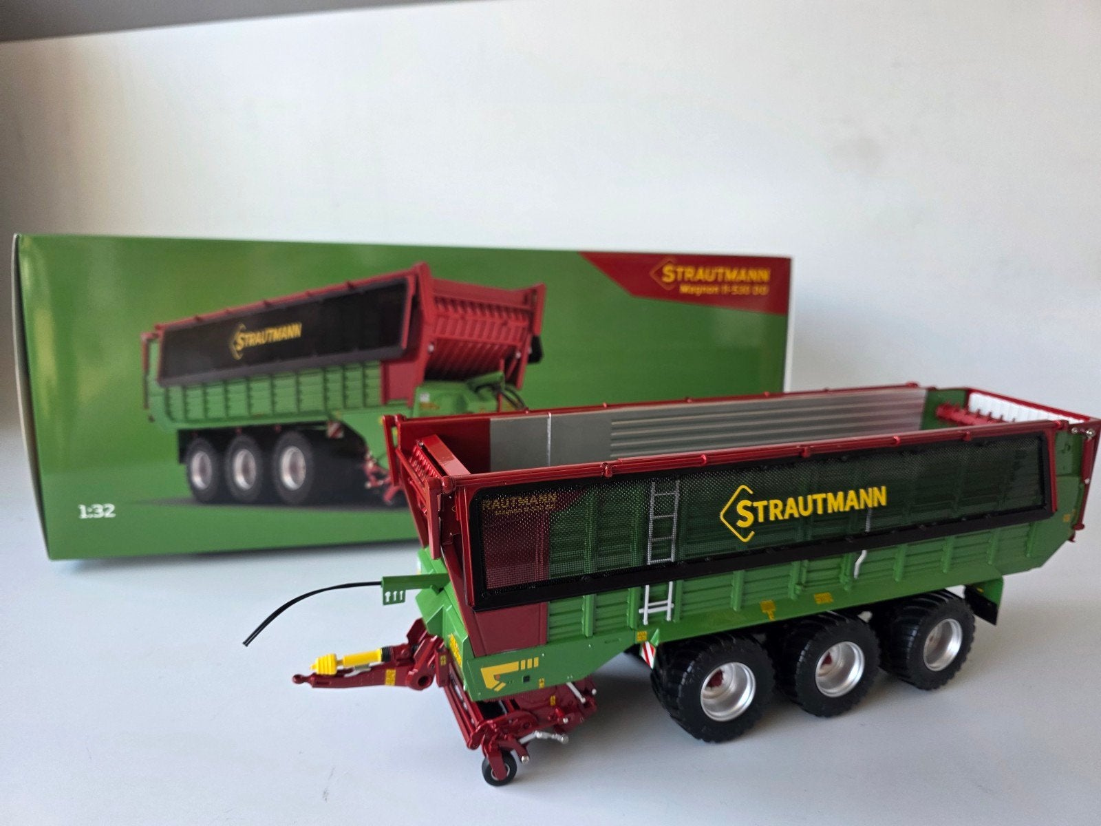 strautman 3 asser Magnon 11-530 DO, Ophalen of Verzenden, Nieuw, Tractor of Landbouw, Overige merken