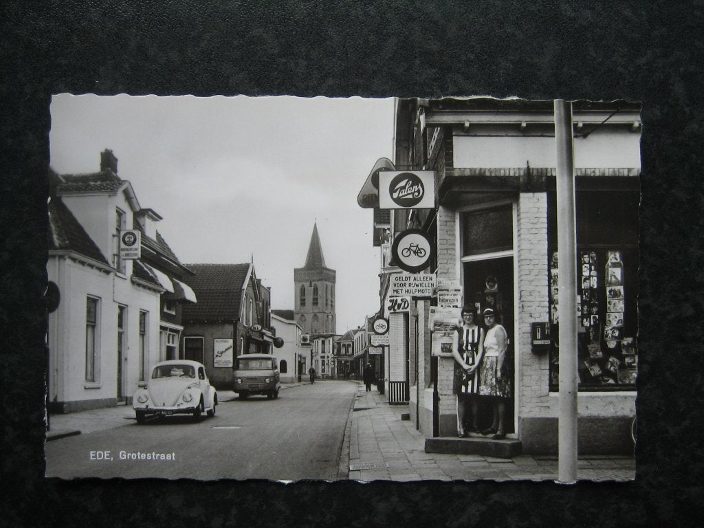 EDE  Grotestraat met winkels en VW kever 1954, Ophalen of Verzenden, 1940 tot 1960, Gelderland