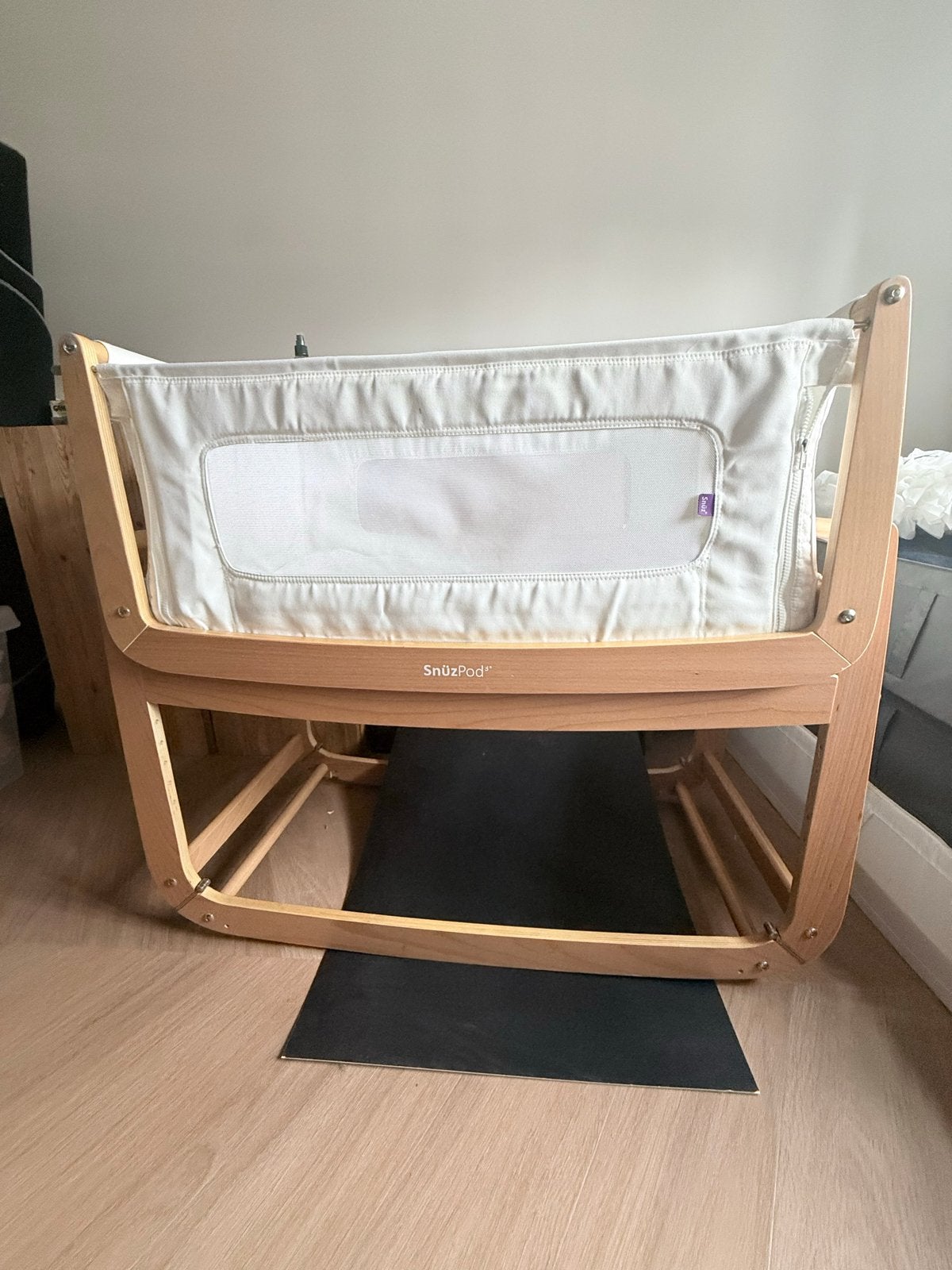 SnuzPod Co-Sleeper Wieg met Matrasje en Beschermer, Ophalen, Gebruikt, Wieg