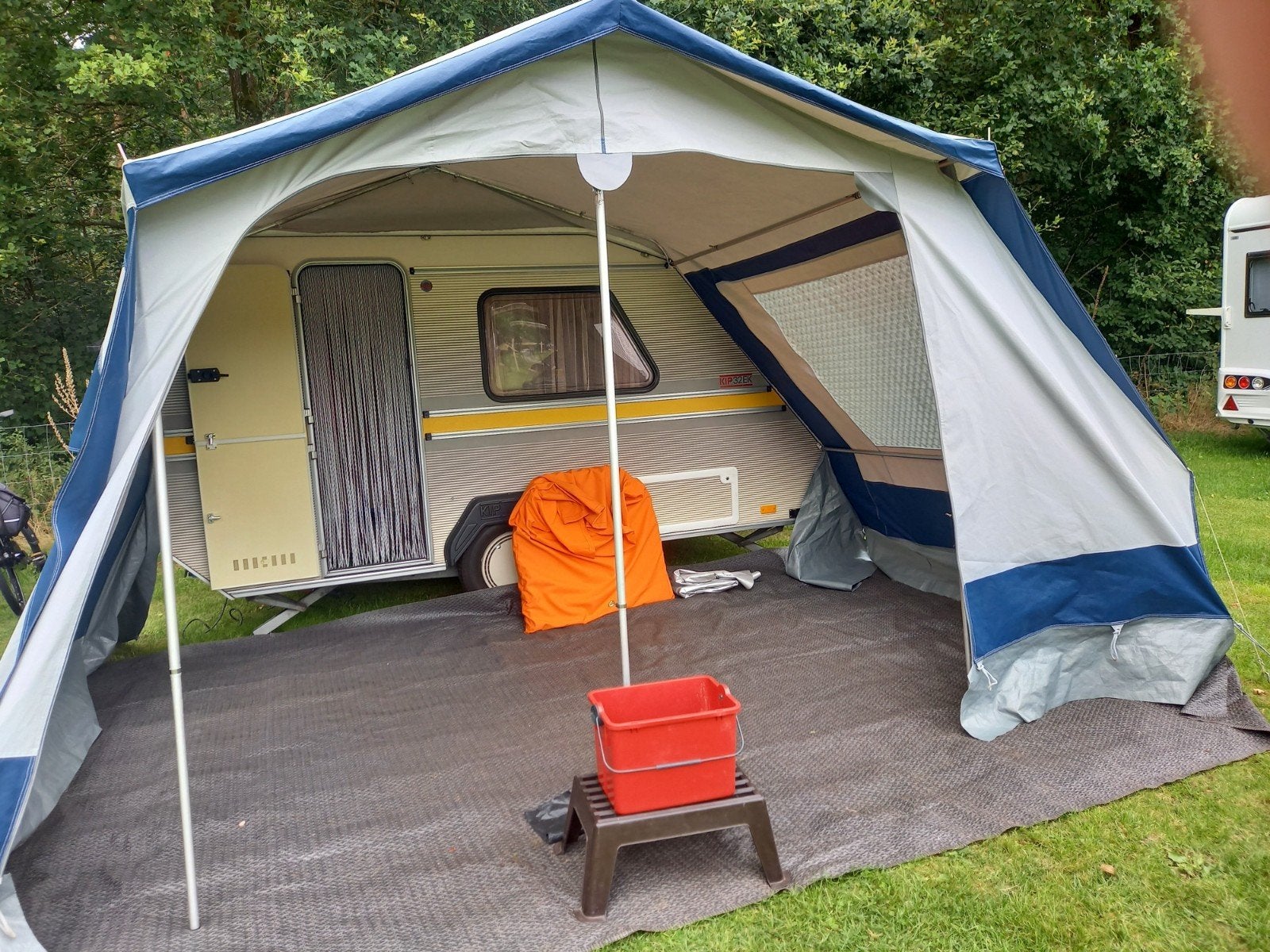Voortent voor kip kompakt gereserveerd, Caravans en Kamperen, Ophalen, Tot en met 2