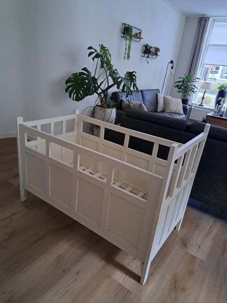 Wit brocant houten ledikantje vintage antiek oud ledikant, Ophalen of Verzenden, Gebruikt, Ledikant