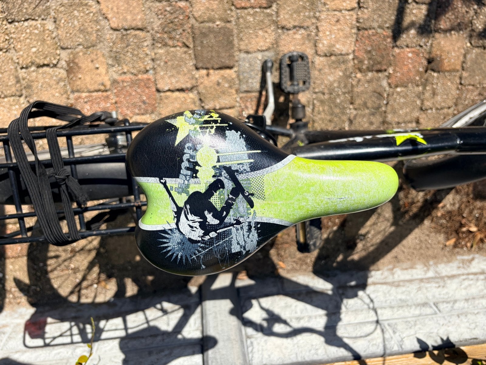 Foto 9 van Jump4Fun kinderfiets 20 inch met terugtraprem en handremmen