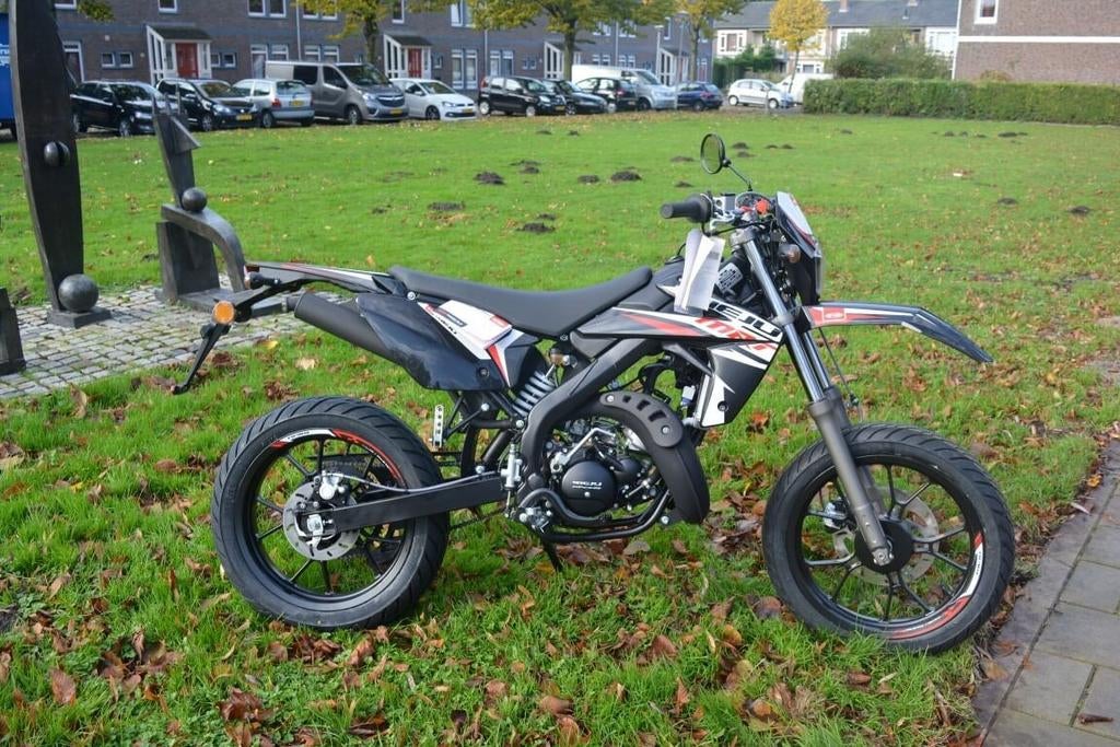 GEZOCHT opknap of wok brommers / motors, Fietsen en Brommers, Brommers | Crossbrommers, Ophalen of Verzenden, Zo goed als nieuw