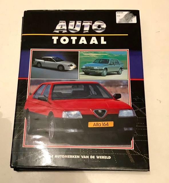 Alfa Romeo boek - autototaal, Ophalen of Verzenden, Alfa Romeo