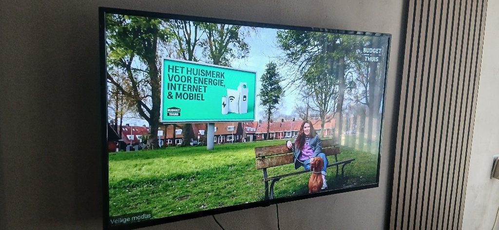 Smart tv Nikkei 112cm TV met ophangbeugel, Gebruikt, 50 Hz, 100 cm of meer, Smart TV