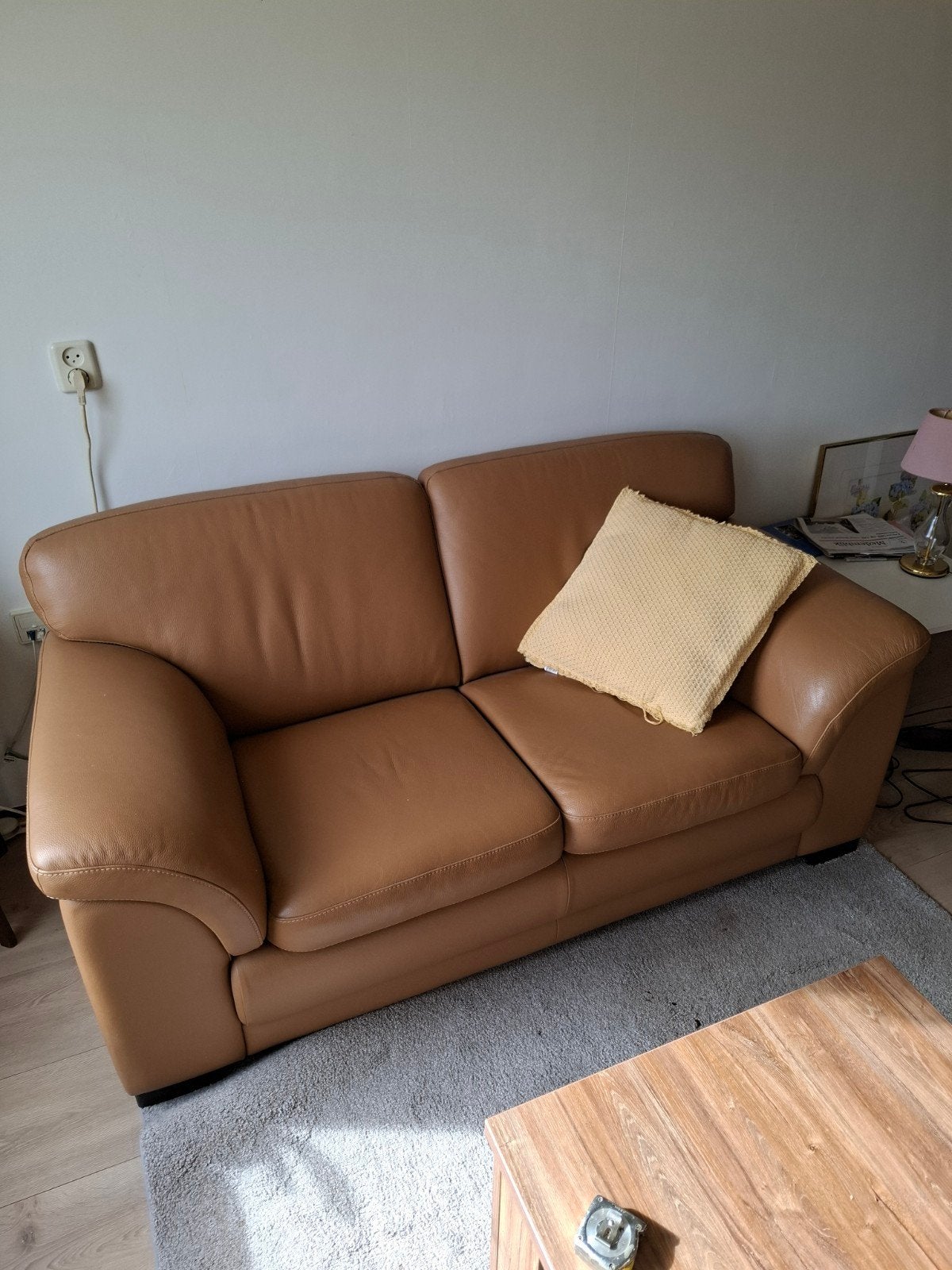 Comfortabele 2-zits leren bank - Caramelkleurig, Ophalen, Gebruikt, 150 tot 200 cm, Tweepersoons