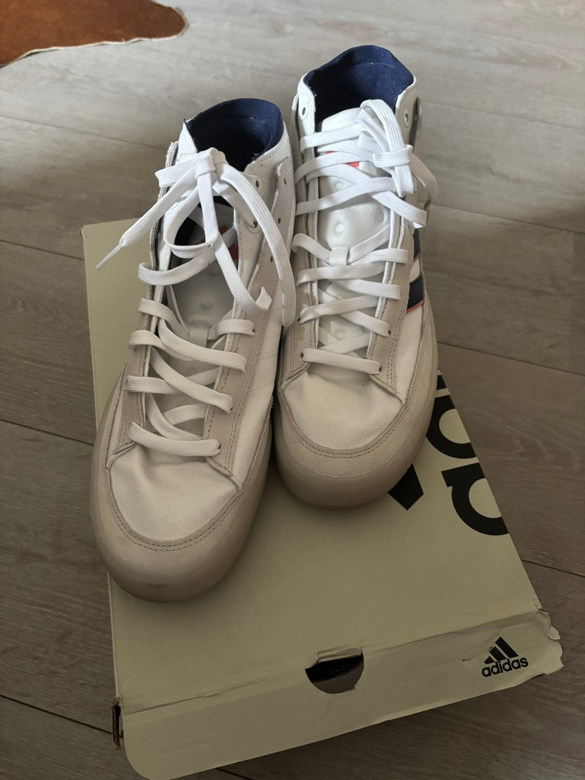 Adidas sneakers Maat 42 Eenmaal gedragen, Wit, Ophalen of Verzenden, Sneakers of Gympen, Zo goed als nieuw
