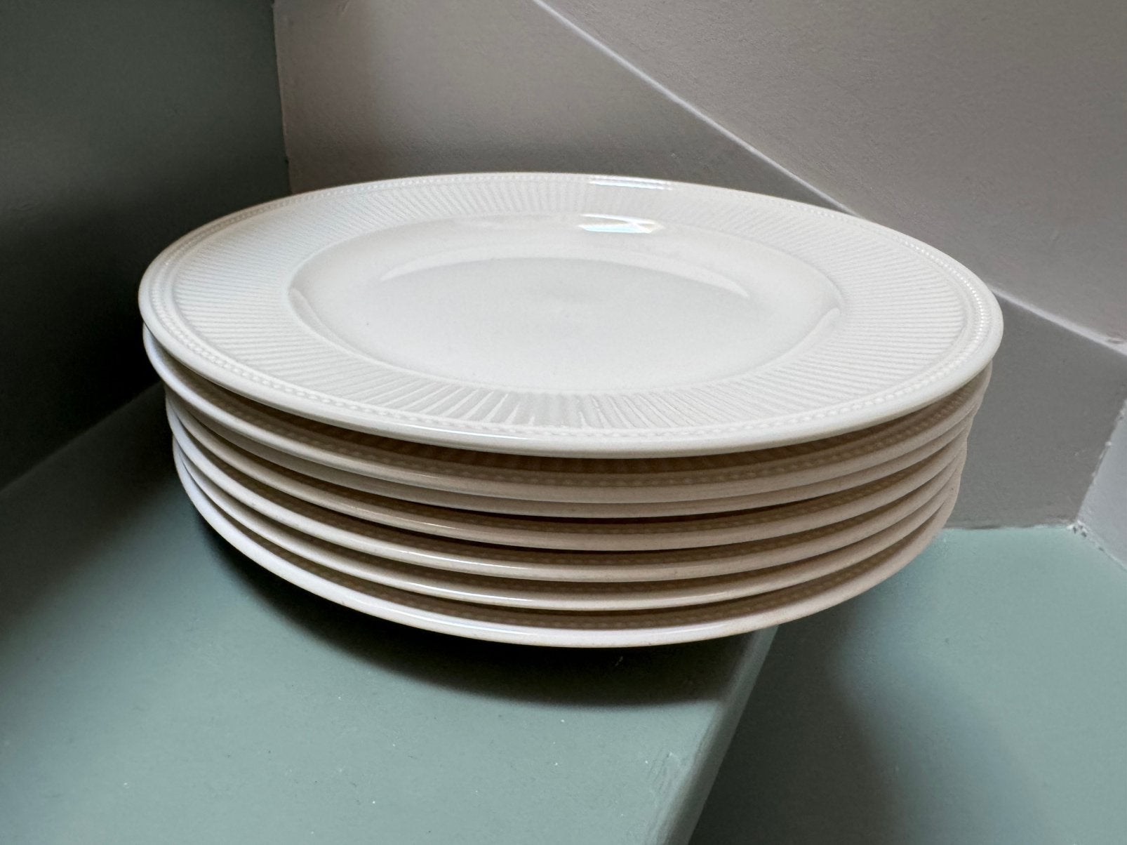 7x Wedgwood Windsor dinerborden 27,5/28 cm – crème, Gebruikt, Ophalen of Verzenden, Bord(en), Overige stijlen