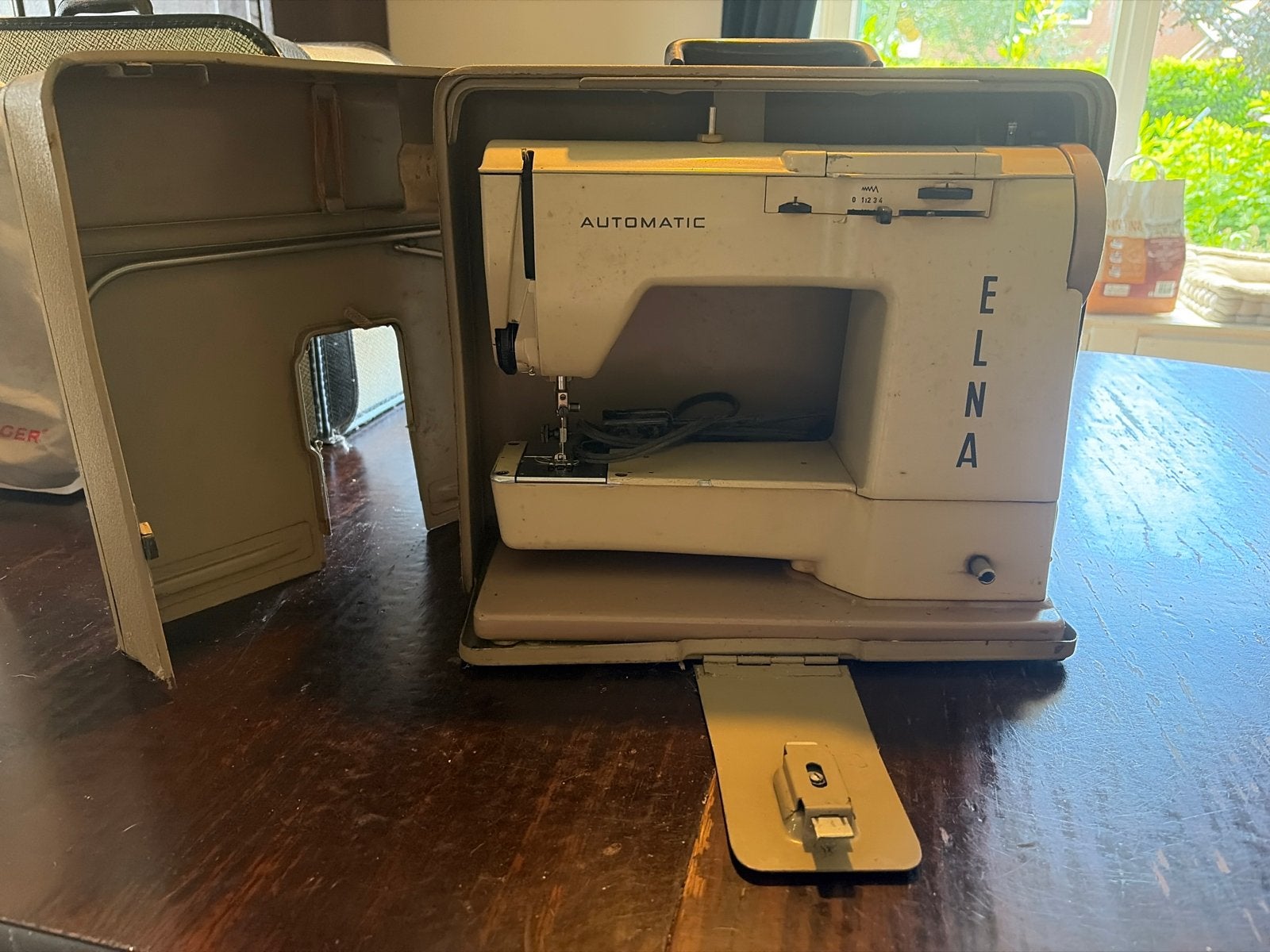 Vintage Elna Automatic Naaimachine met Koffer, Ophalen of Verzenden, Gebruikt, Naaimachine, Overige merken