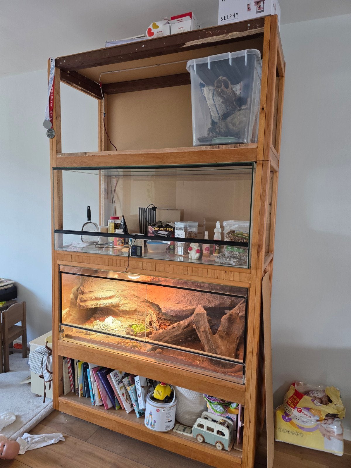 Zelfgemaakte terrariumkast op wieltjes voor 3 terrariums, Ophalen