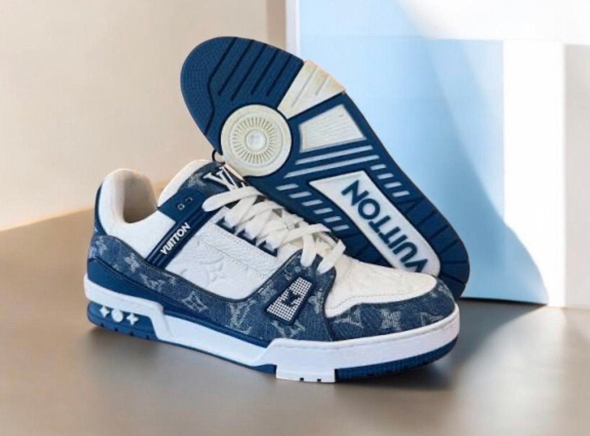 Louis Vuitton LV Trainer Sneakers Blauw Wit 44, Ophalen of Verzenden, Zo goed als nieuw, Blauw, Sneakers of Gympen