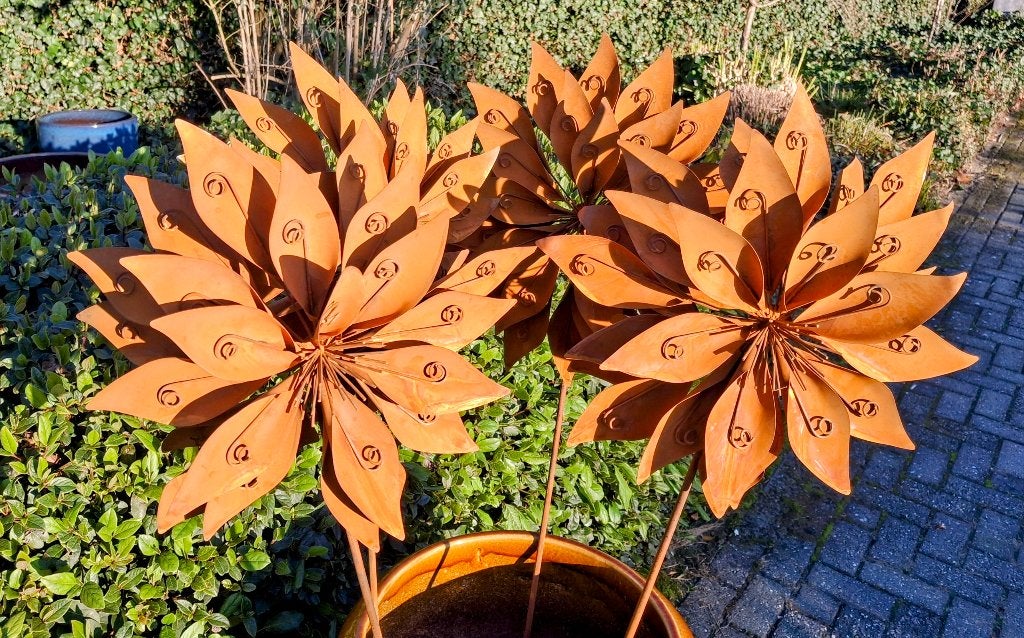 Roest bloem groot zinnia op tuinsteker diameter 45 cm., Tuin en Terras, Tuinstekers, Ophalen of Verzenden, Nieuw