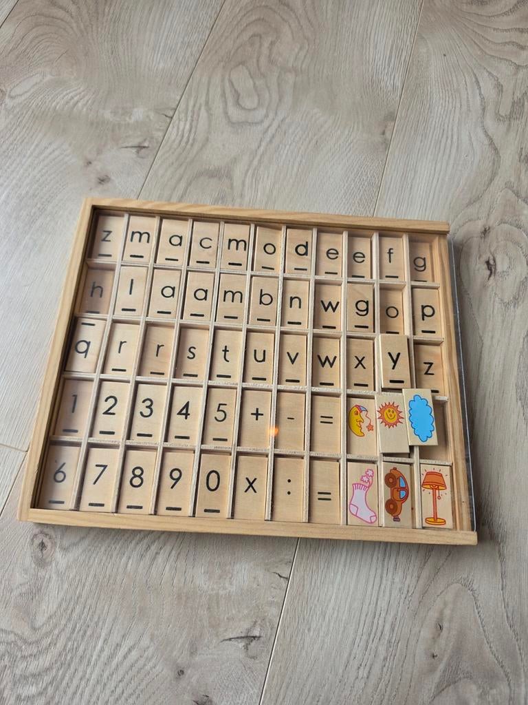 Houten letter- en cijferbak voor leren en spelen, Ophalen of Verzenden, Gebruikt, Taal en Lezen