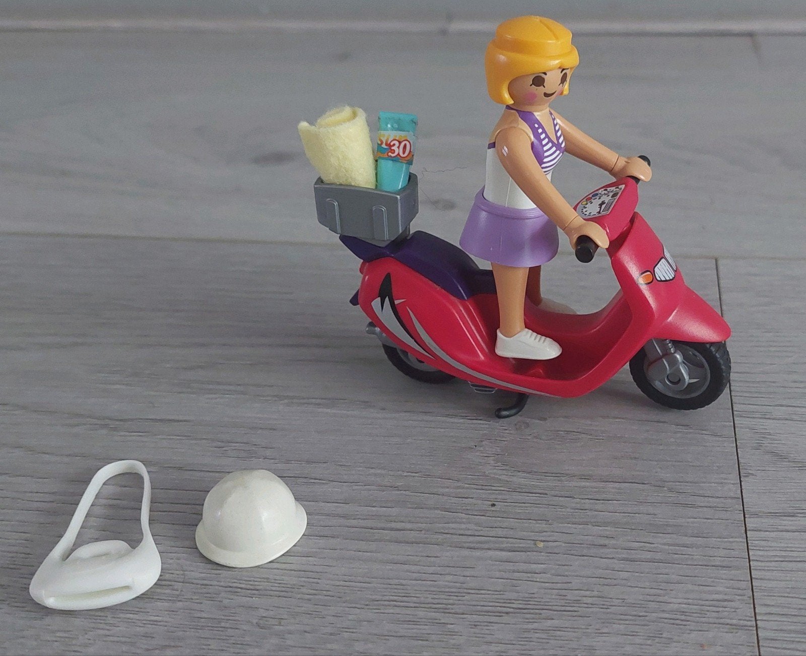 Playmobil 9084 - zomers meisje met scooter, Ophalen of Verzenden, Gebruikt, Meisje