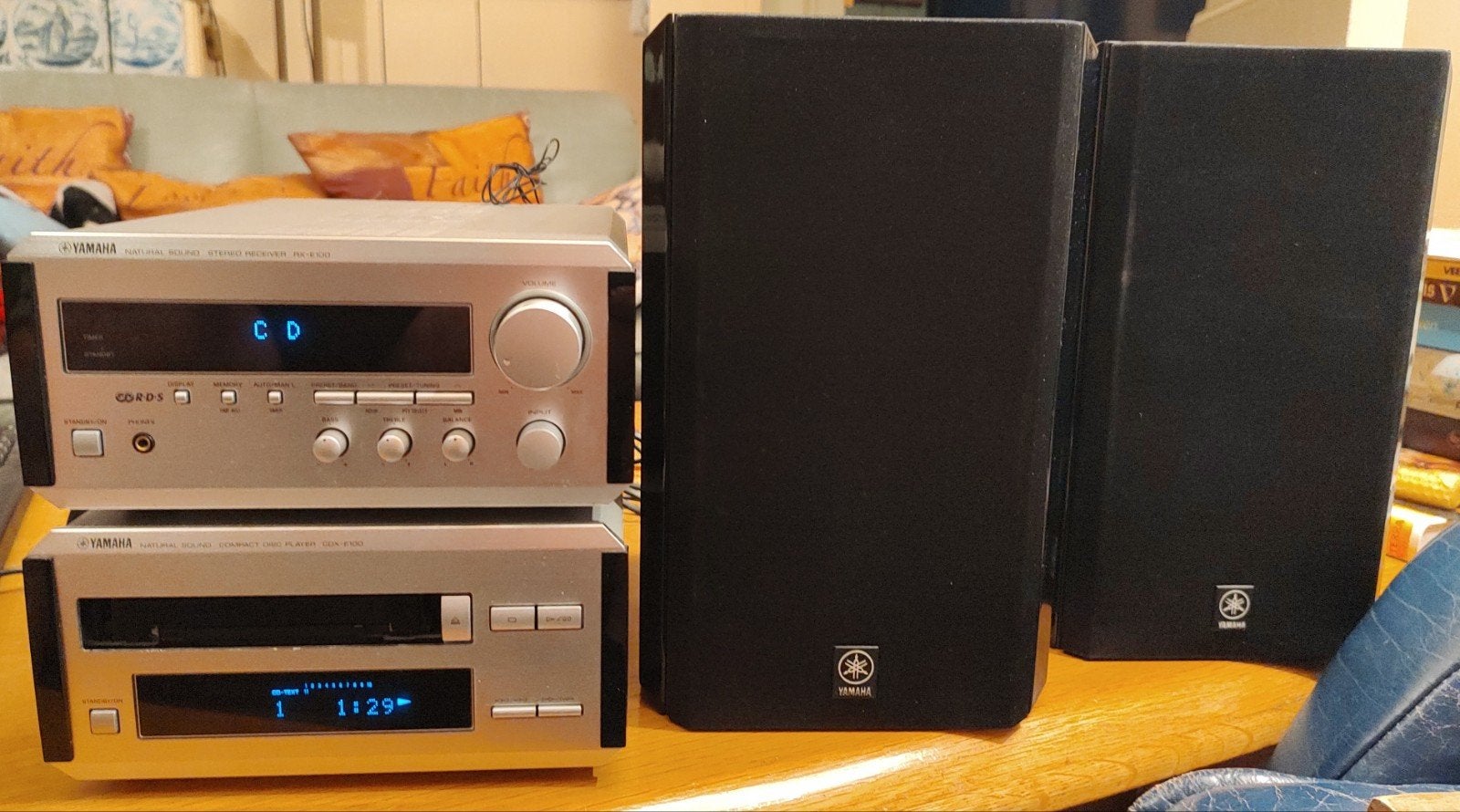 Yamaha RX-E100 versterker, cd-speler, speakers NX-E100, Overige merken, Gebruikt, Cd-speler, Ophalen of Verzenden