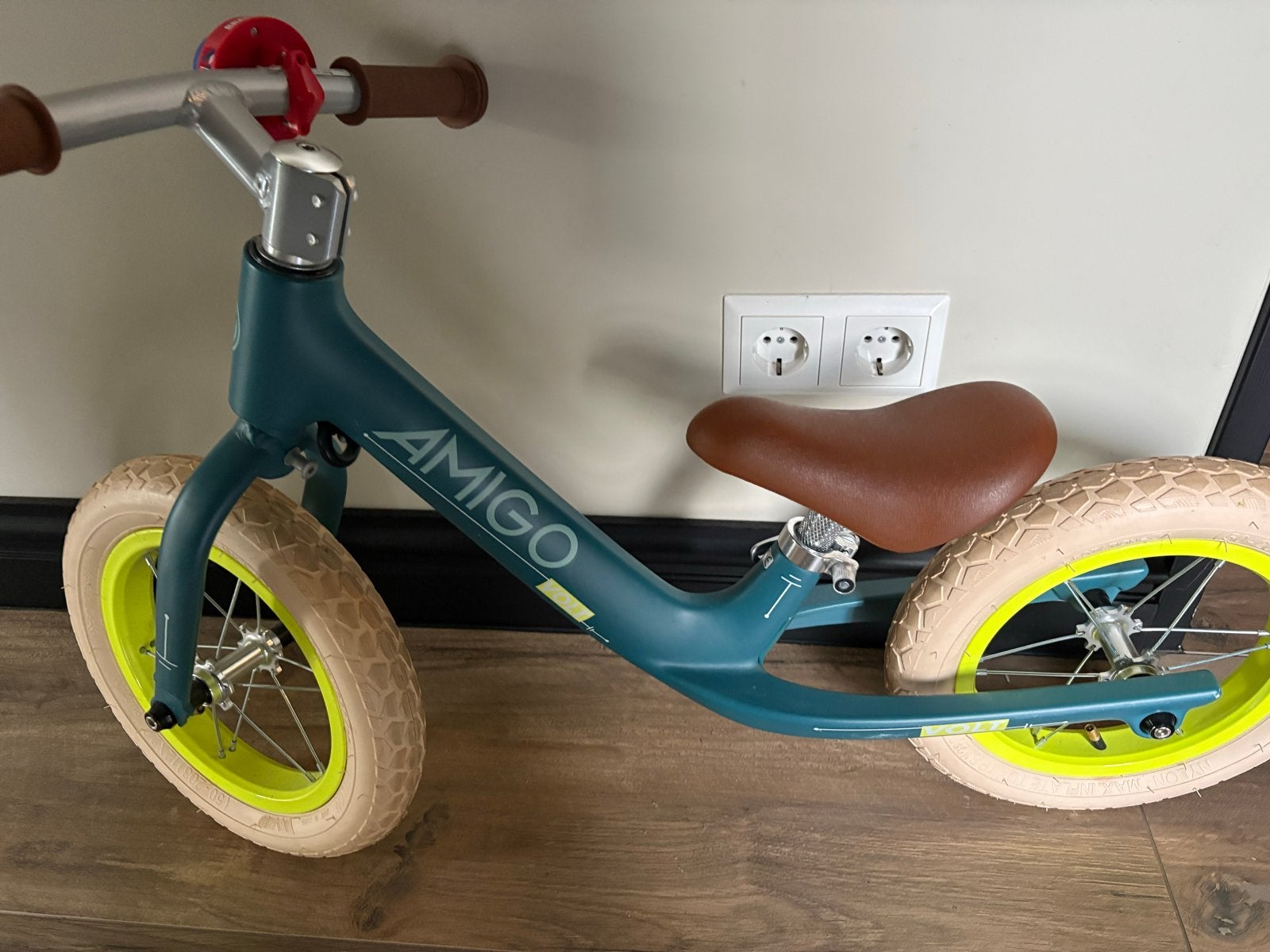 Amigo Volt loopfiets 12 inch - Zo goed als nieuw, Fietsen en Brommers, Fietsen | Kinderfietsjes, Ophalen, Zo goed als nieuw, Minder dan 16 inch