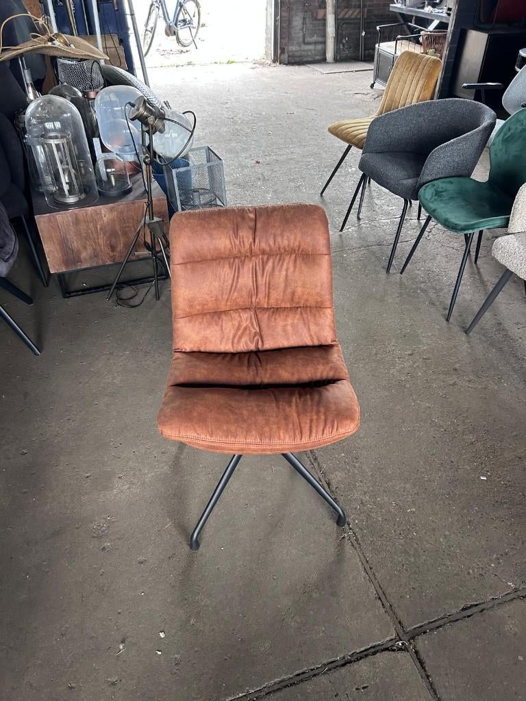 2 eetkamerstoelen cognac draaibare as outlet korting, Huis en Inrichting, Stoelen, Ophalen, Twee, Bruin, Nieuw