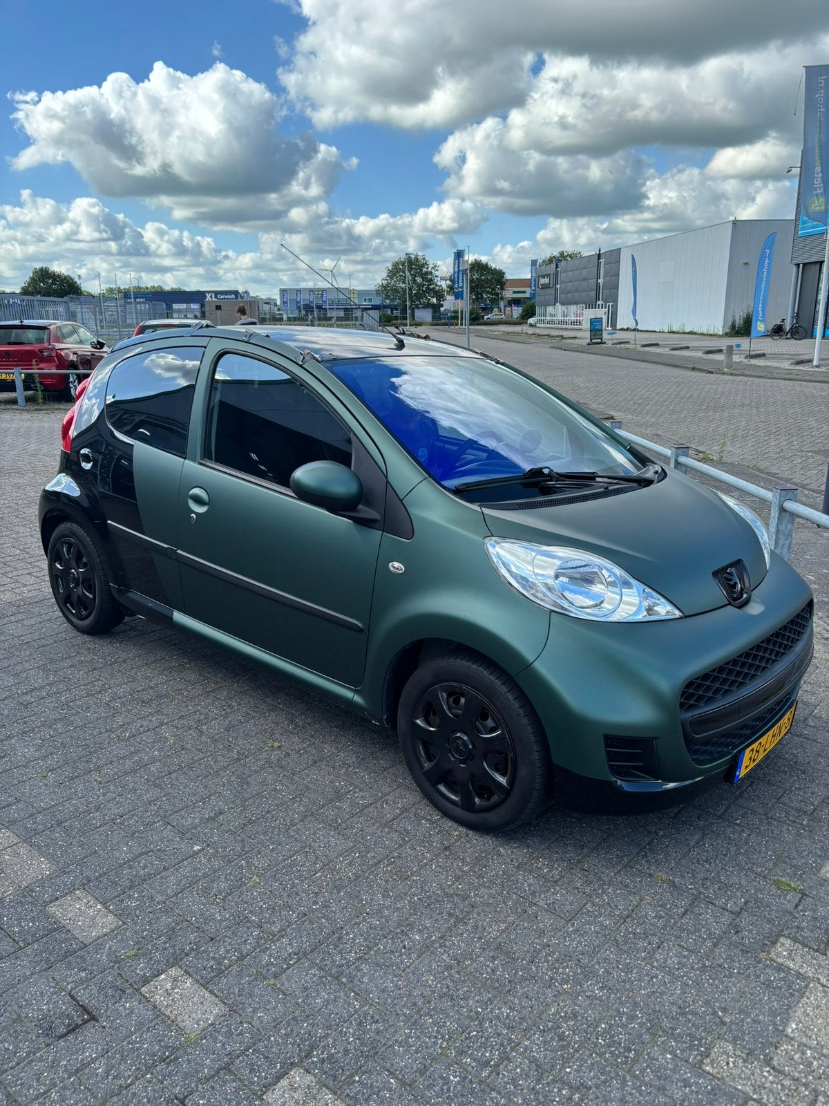 Peugeot 107 1.0 12V Carplay, Voorwielaandrijving, 4 stoelen, Origineel Nederlands, Handgeschakeld