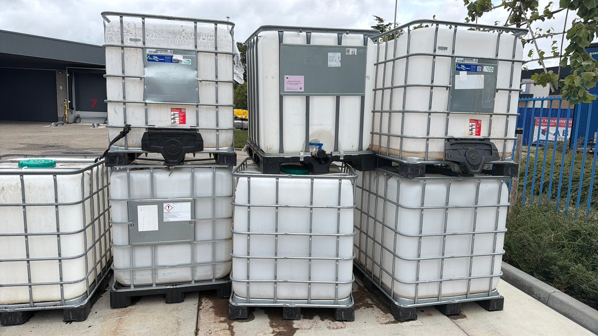 IBC Containers 1000ltr, Tuin en Terras, Regentonnen, 150 liter of meer, Ophalen, Gebruikt, Met kraantje