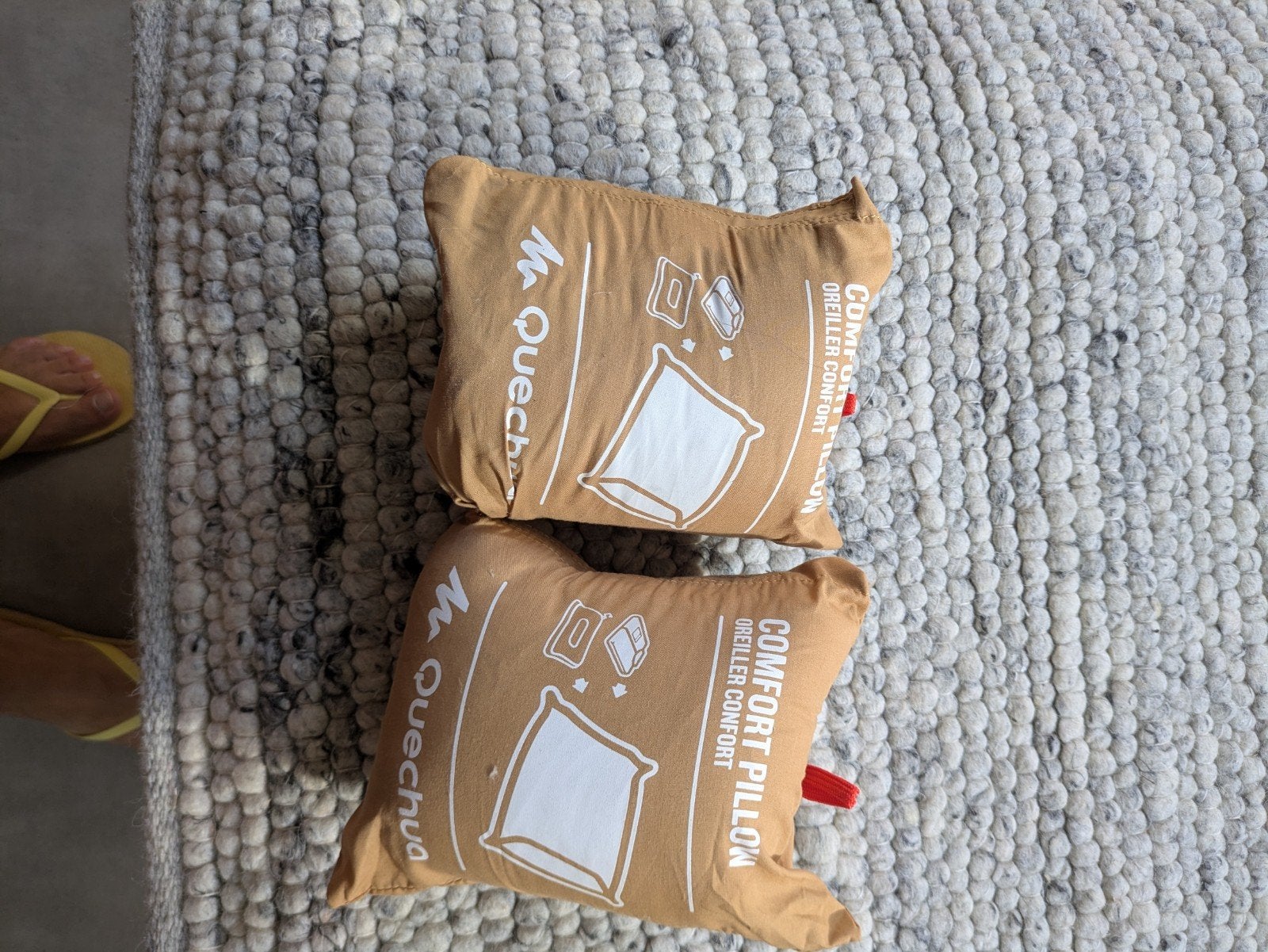 Quechua Comfort Kussens - Ideaal voor Kamperen en Reizen, Overige merken, Bruin, Met print, Hoofdkussen