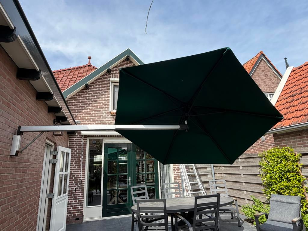 L'Ombrero Wandparasol - Draaibaar, Kantelbaar, Verstelbaar, Tuin en Terras, Parasols, Gebruikt, Muurparasol, 2 tot 3 meter, Kantelbaar
