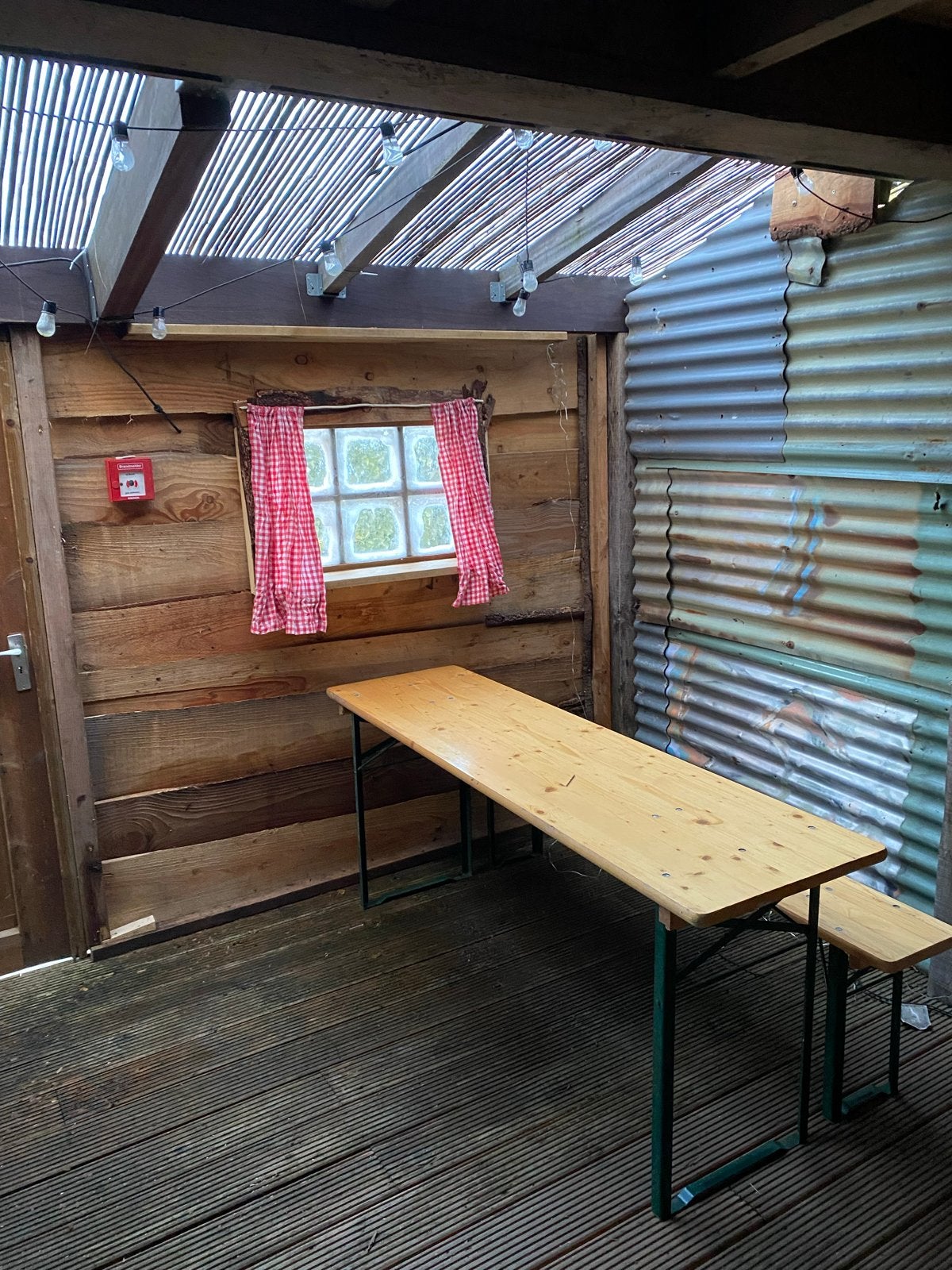 Robuuste Picknicktafel met Banken - Ideaal voor Feestjes, Ophalen, Gebruikt, Inklapbaar, Rechthoekig