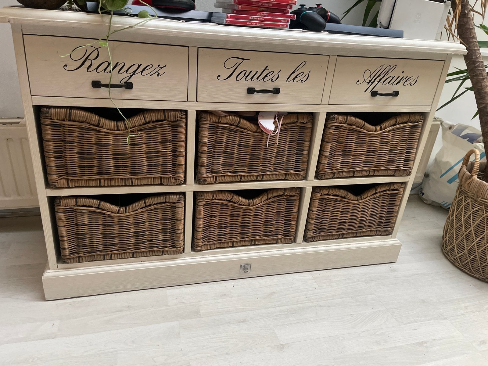 Riviera Maison Kast met rieten manden, Ophalen, Zo goed als nieuw