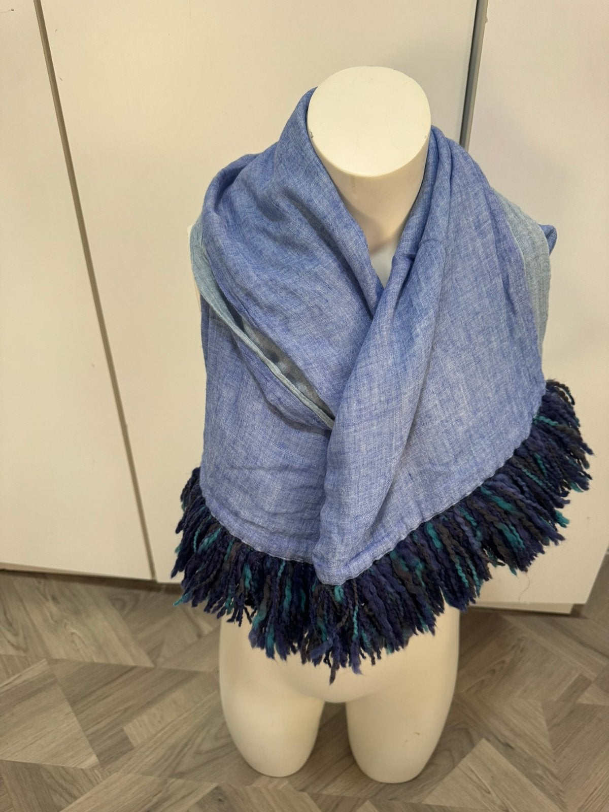 Mucho gusto sjaal nieuw, Kleding | Dames, Verzenden, Nieuw, Maat 46/48 (XL) of groter, Sjaal