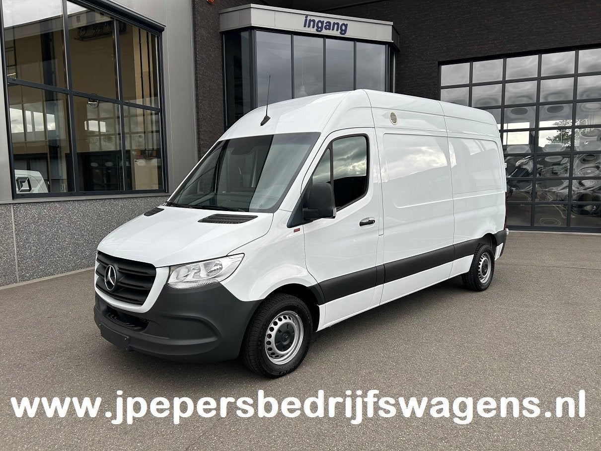 Mercedes-Benz Sprinter 314 CDI L2 H2 MBUX / Trekhaak / Camer, Voorwielaandrijving, Stof, Gebruikt, 2102 kg