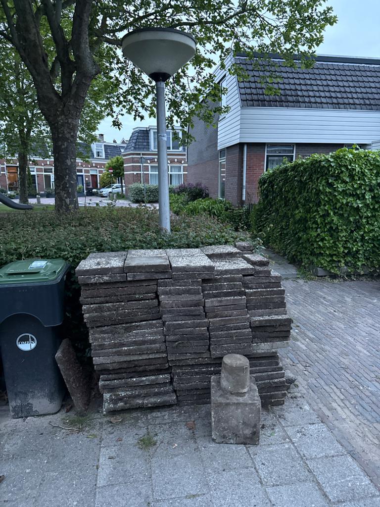 Gebruikte terrastegels, gratis af te halen, Tuin en Terras, Ophalen, Gebruikt, 10 m² of meer, Beton