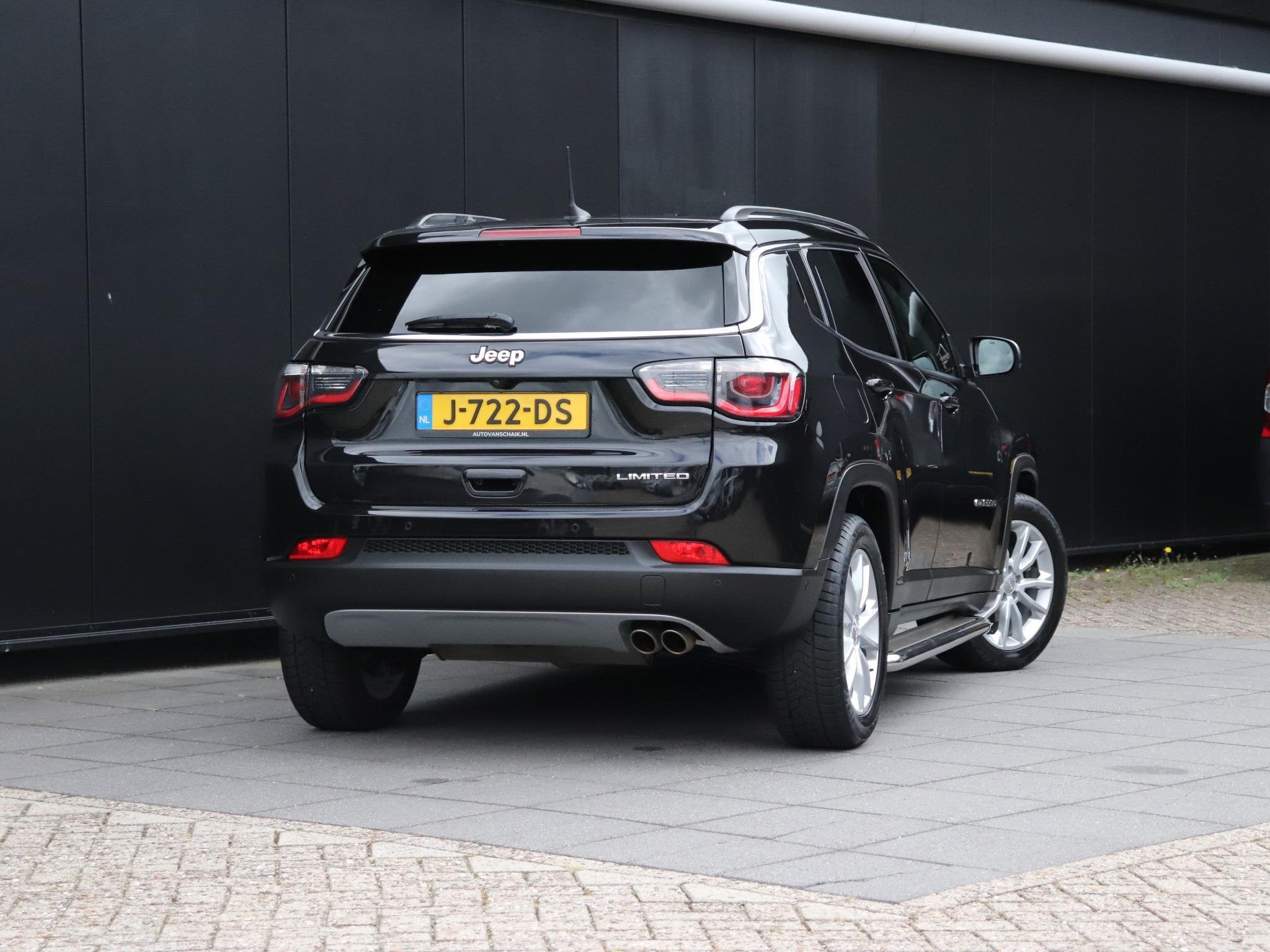 Jeep Compass 1.3T Limited | LEDER | CAMERA | NAVI | CRUISE |, Voorwielaandrijving, Dealer onderhouden, 4 cilinders, Leder en Stof