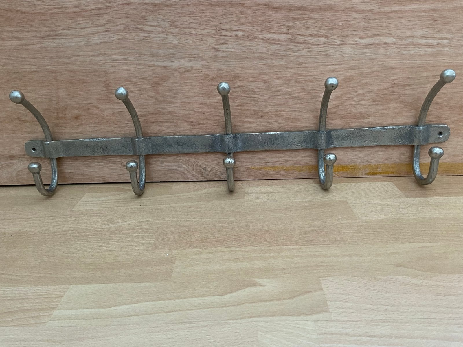 Metalen wandkapstok 80 cm breed met 5 haken, Zo goed als nieuw, Minder dan 100 cm, Metaal, Ophalen