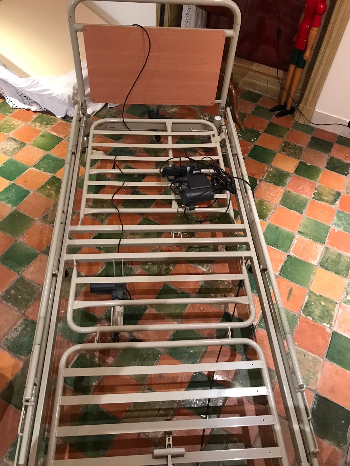 Hoog laag bed, Eenpersoons, Ophalen of Verzenden, Motor doet het helaas, 200 cm