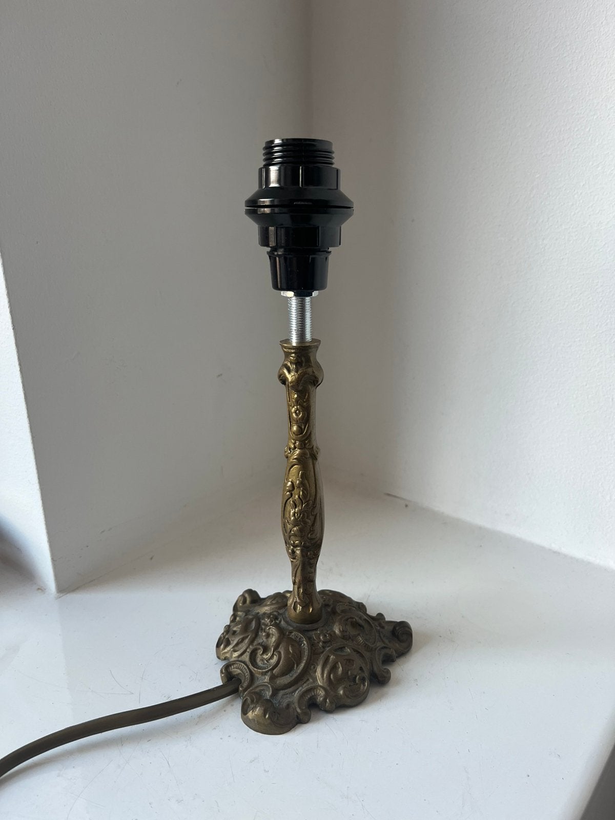 Antieke Franse tafellampvoet van messing, Ophalen of Verzenden