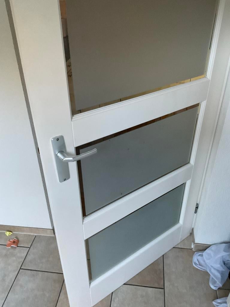 Meranti/hardhouten binnendeur met matglas en sluitwerk, Doe-het-zelf en Verbouw, Deuren en Horren, Gebruikt, 80 tot 100 cm, Binnendeur