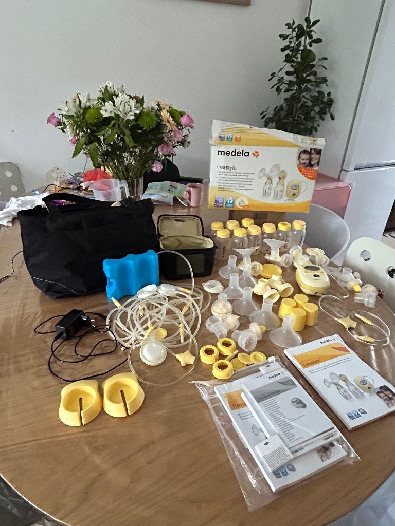 Dubbele Medela Freestyle kolf, Kinderen en Baby's, Gebruikt, Medela, Borstkolf, Ophalen of Verzenden